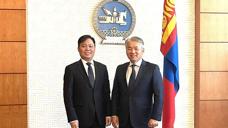 Thư ký Hội đồng An ninh Quốc gia Mông Cổ tiếp Đại sứ Doãn Khánh Tâm