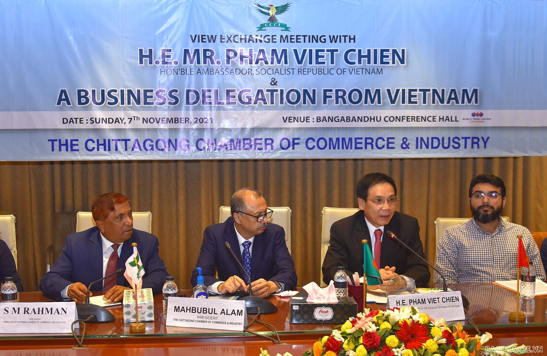 Đại sứ Phạm Việt Chiến phát biểu tại cuộc gặp gỡ, kết nối doanh nghiệp tại Chittagong.