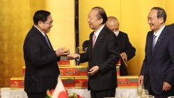 Thủ tướng Phạm Minh Chính tiếp cựu Thủ tướng Nhật Bản Suga Yoshihide và Chủ tịch Liên minh Nghị sĩ hữu nghị Nhật-Việt