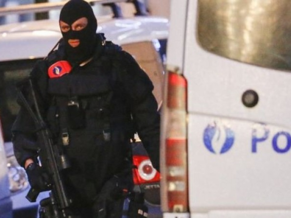 Bắt giữ nghi can thứ 9 trong vụ khủng bố Paris