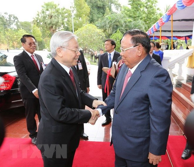 Lãnh đạo Việt Nam gửi điện mừng kỷ niệm lần thứ 44 Quốc khánh Lào