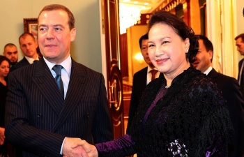 Vietnamese NA leader, Russian PM discuss multifaceted relations