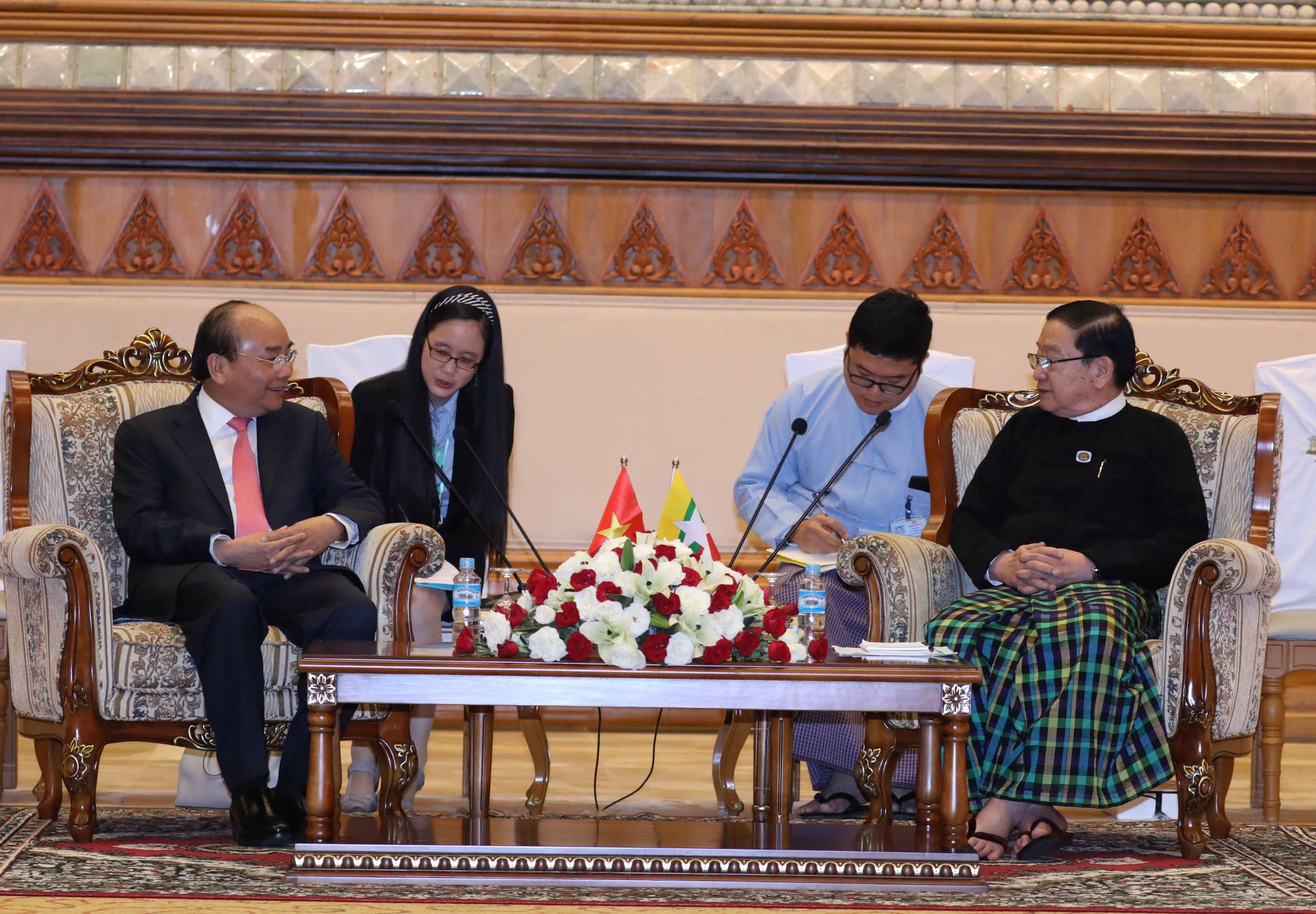 Thủ tướng Nguyễn Xuân Phúc hội kiến Chủ tịch Quốc hội Myanmar