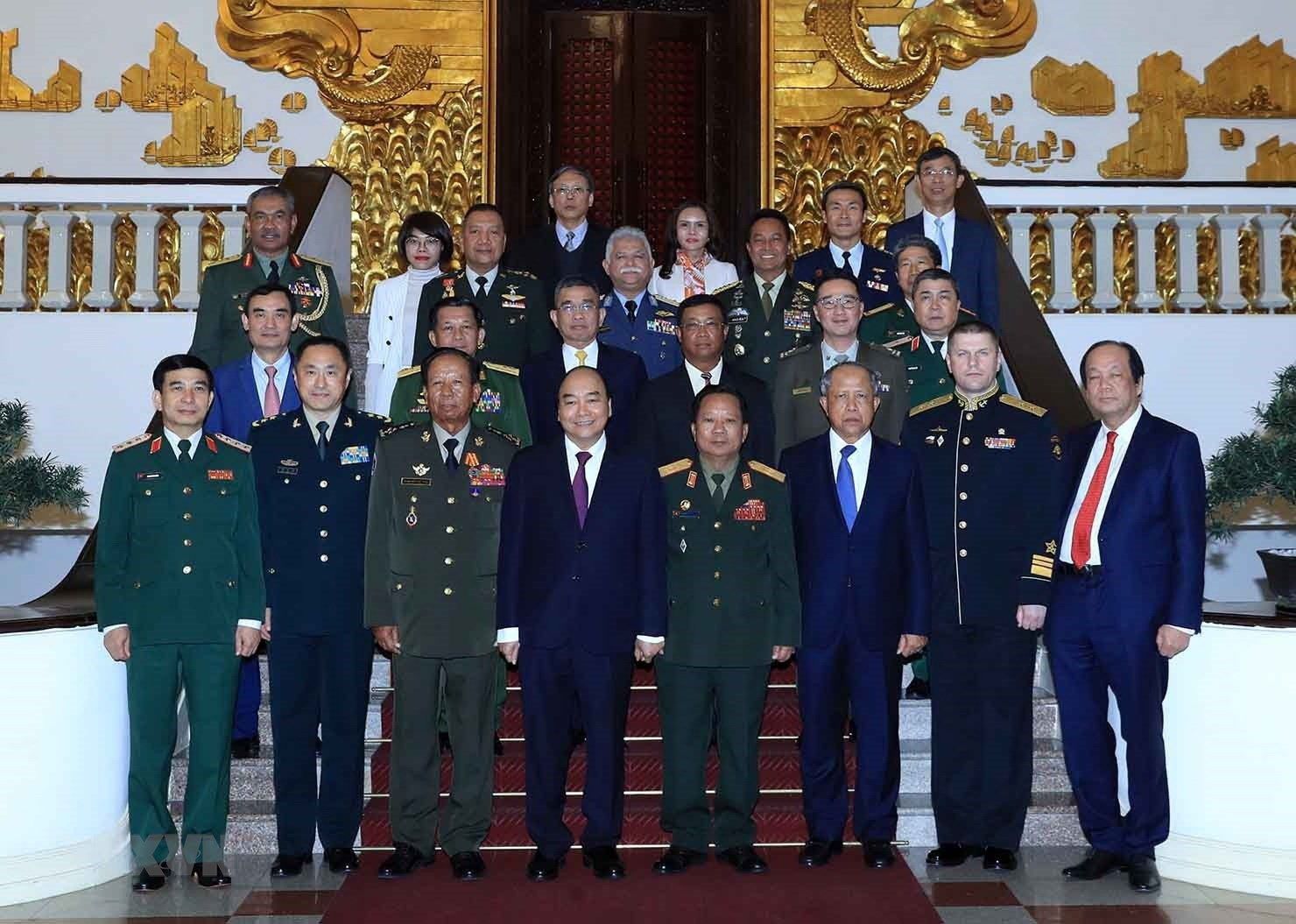 Thủ tướng tiếp lãnh đạo Bộ Quốc phòng, quân đội các nước