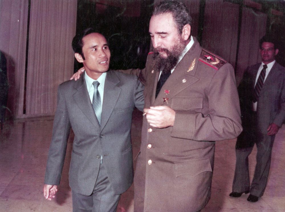 Tác giả và Chủ tịch Fidel Castro.