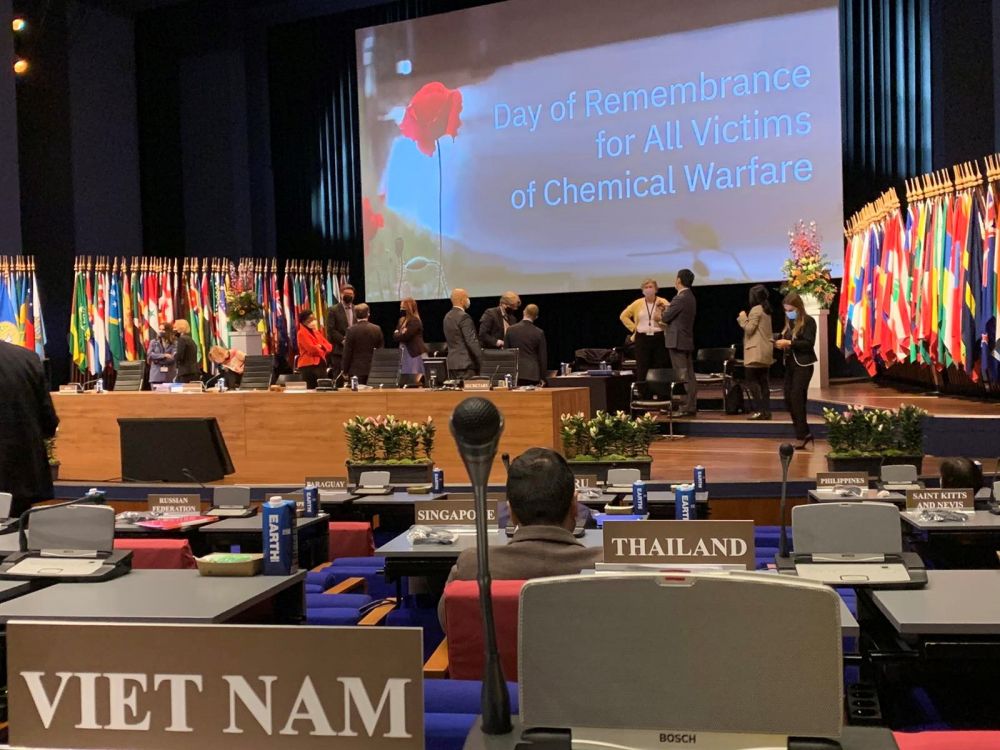 Đoàn Việt Nam đã tham dự Hội nghị thường niên các quốc gia thành viên Tổ chức Cấm vũ khí hóa học (OPCW) lần thứ 25 (CSP 25) tại La Hay, Hà Lan.