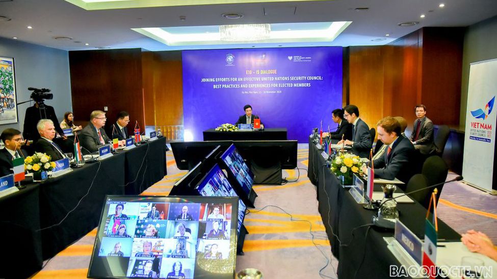 Toàn cảnh đầu cầu Hà Nội tại cuộc họp Nỗ lực chung vì một Hội đồng Bảo an hiệu quả, diễn ra từ 25-26/11.