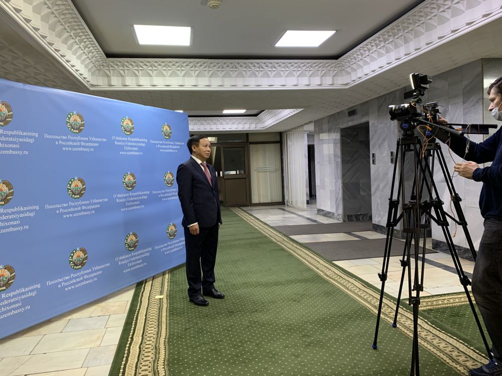 2.	Đại sứ Ngô Đức Mạnh trả lời phòng vấn Truyền hình quốc gia Uzbekistan