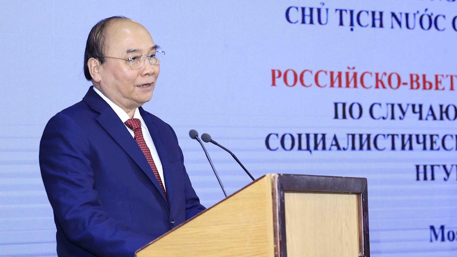 President Nguyen Xuan Phuc wishes to lift trade with Russia by 15 times