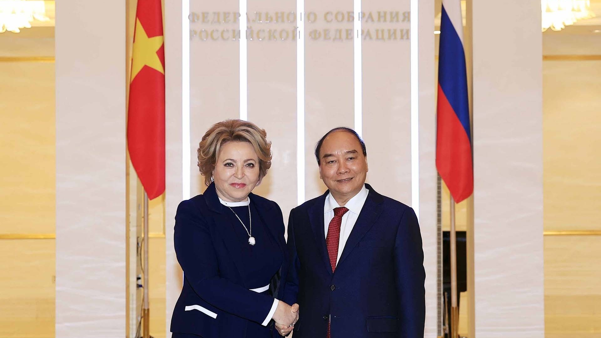 Chủ tịch nước Nguyễn Xuân Phúc hội kiến Chủ tịch Hội đồng Liên bang Nga