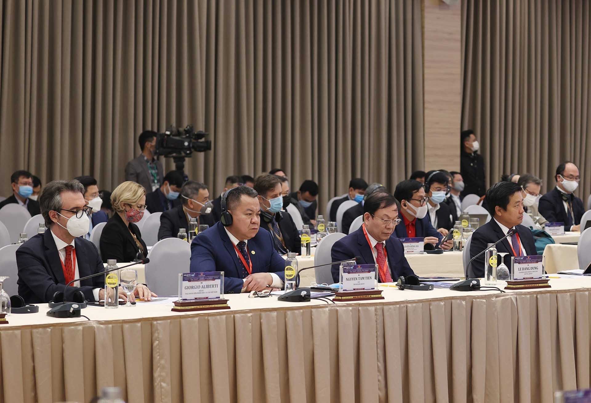 Các đại biểu tham dự Diễn đàn cấp cao về Công nghiệp 4.0. (Nguồn: TTXVN)