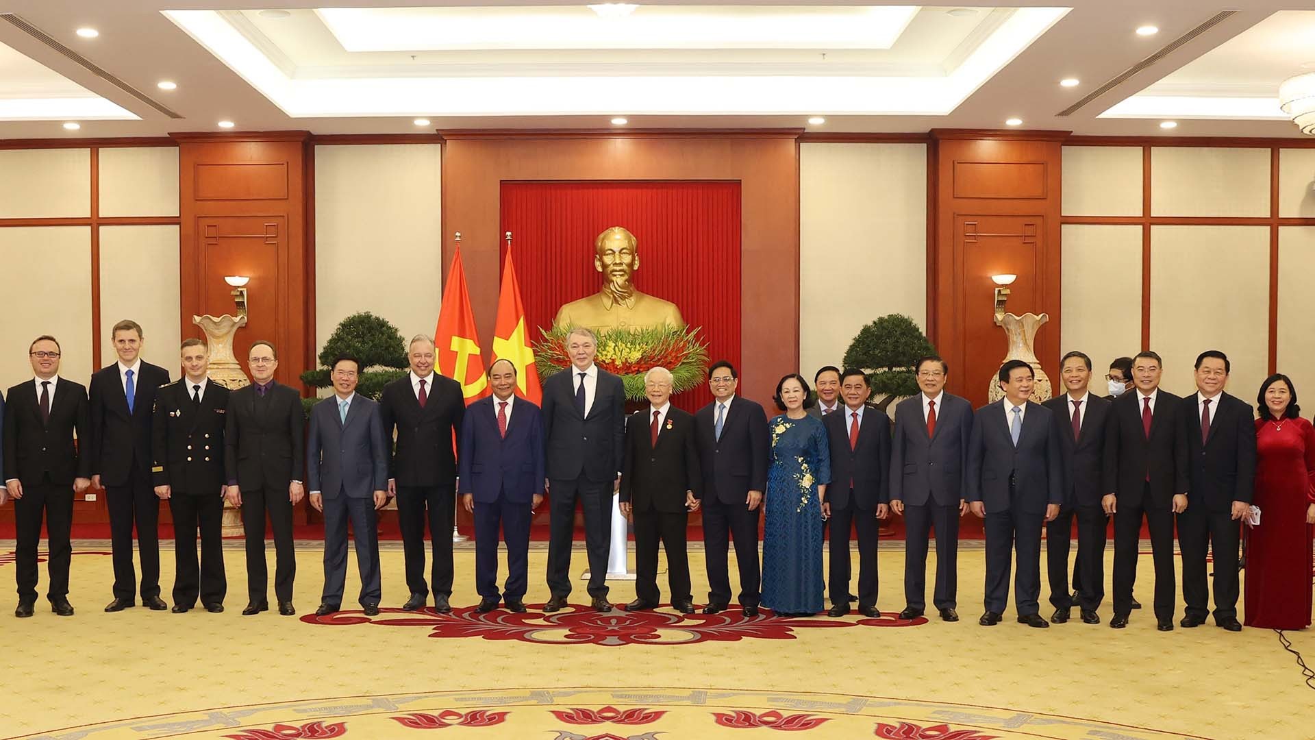 Tổng Bí thư Nguyễn Phú Trọng cùng các đồng chí lãnh đạo Đảng, Nhà nước và các đại biểu tại buổi lễ. (Nguồn: TTXVN)