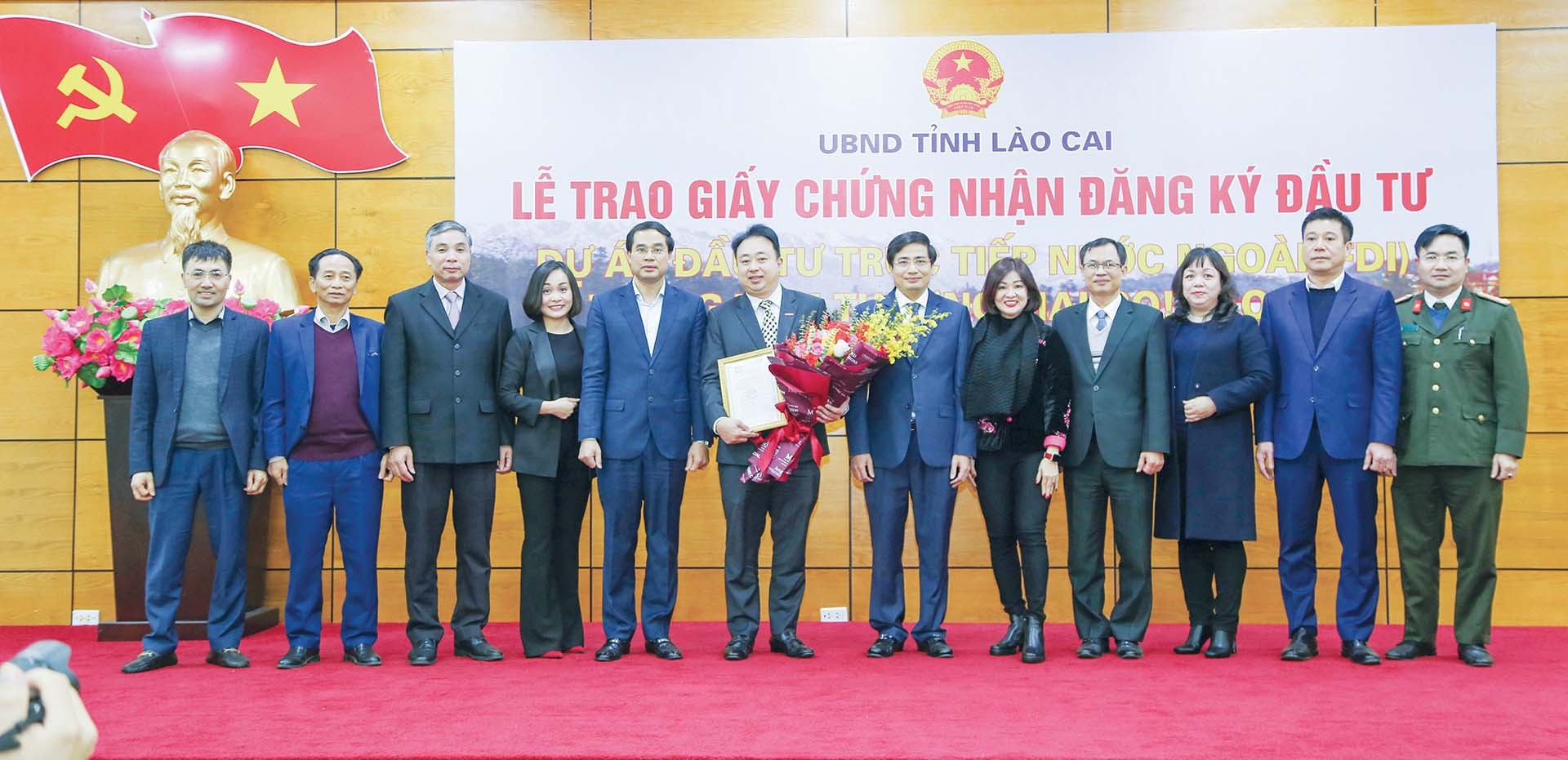 Lễ trao giấy chứng nhận đăng ký đầu tư dự án trực tiếp nước ngoài (FDI) Trung tâm thương mại Go! Lào Cai, ngày 20/1/2021. (Nguồn: TTXVN)