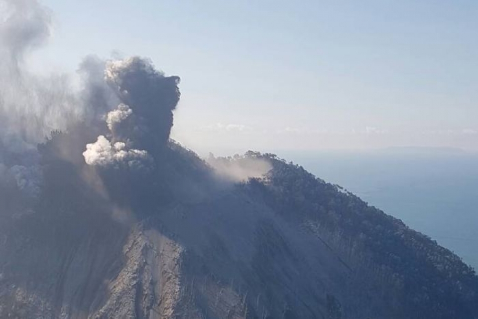 papua new guinea so tan nguoi dan vao dat lien do nui lua phun trao manh