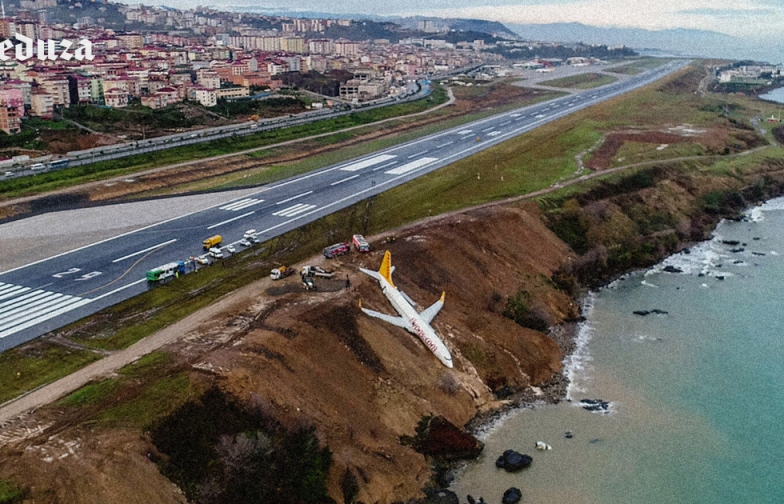 Thổ Nhĩ Kỳ: Máy bay chở khách suýt lao xuống biển khi hạ cánh