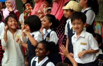 Malaysia cho phép trẻ em không có quốc tịch được đến trường
