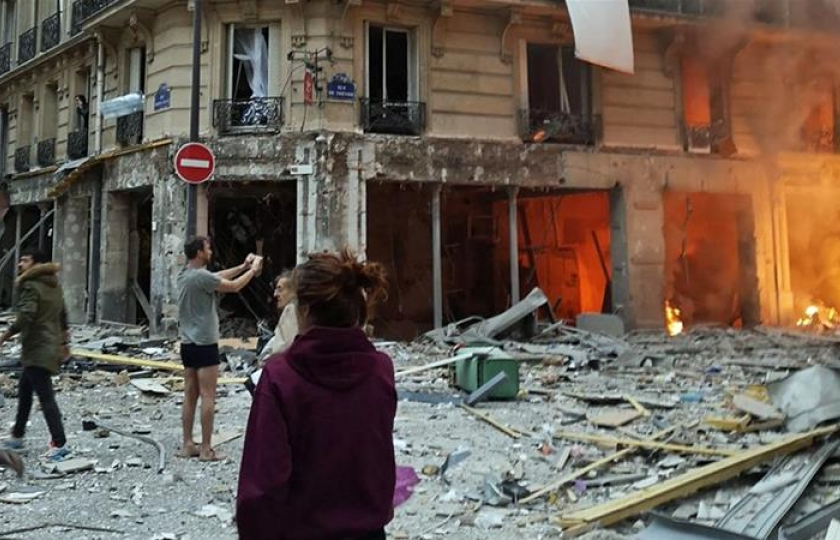 Vụ nổ tại trung tâm Paris: Hai lính cứu hỏa thiệt mạng, 47 người bị thương