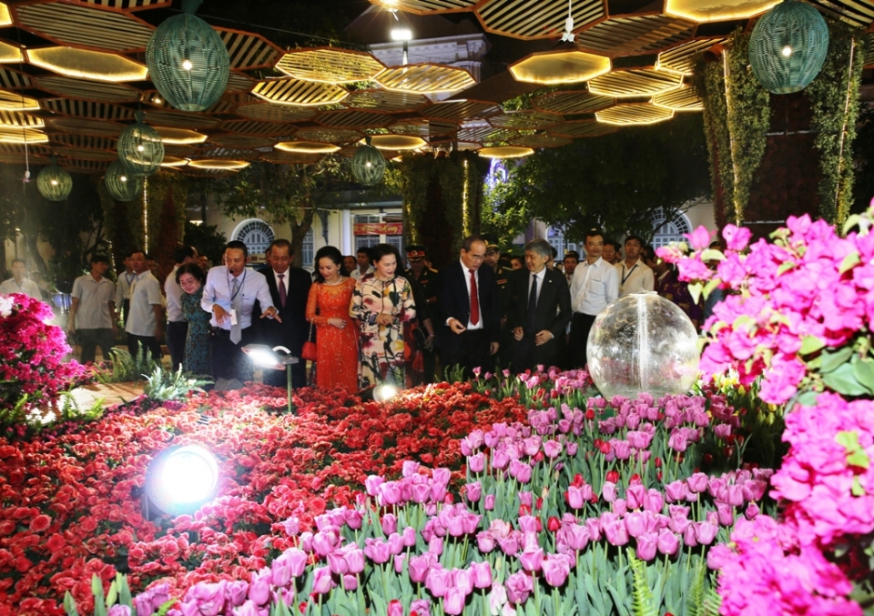 hcm citys flower street in seven days during tet holiday