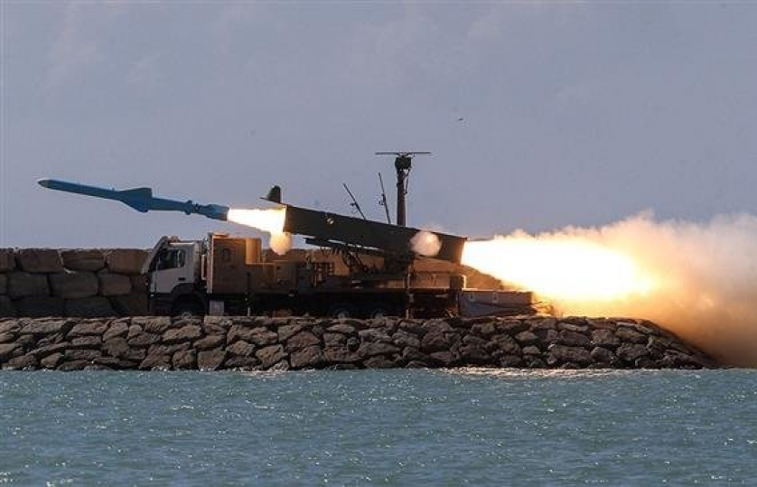 Iran phóng thành công tên lửa hành trình từ tàu ngầm