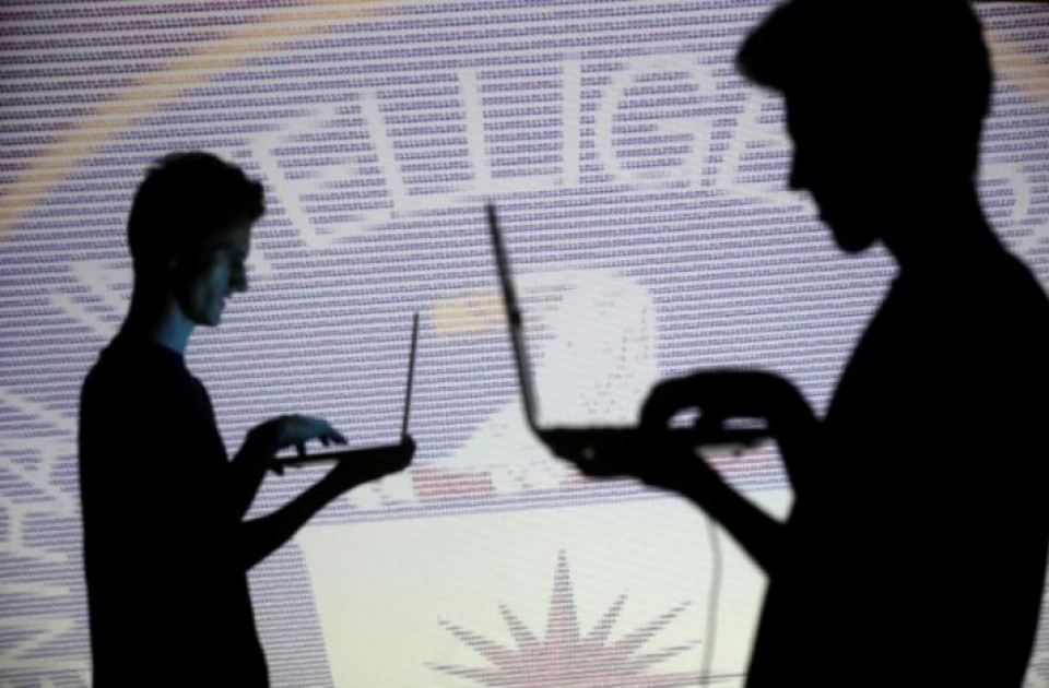 wikileaks cong bo thong tin rung dong ve phuong thuc theo doi cua cia