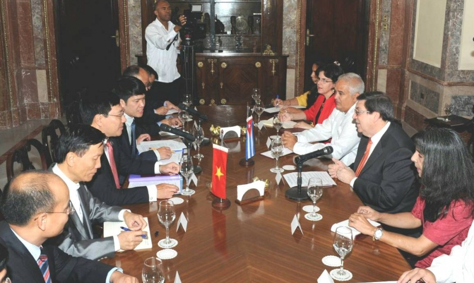 Phó Thủ tướng Phạm Bình Minh hội đàm với Ngoại trưởng Cuba