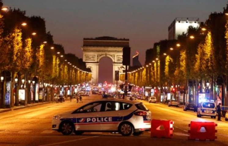 Pháp mở rộng điều tra vụ tấn công trên đại lộ Champs-Elysees