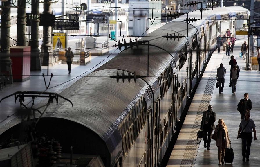 Pháp: Nhân viên đường sắt bắt đầu cuộc đình công kéo dài 3 tháng