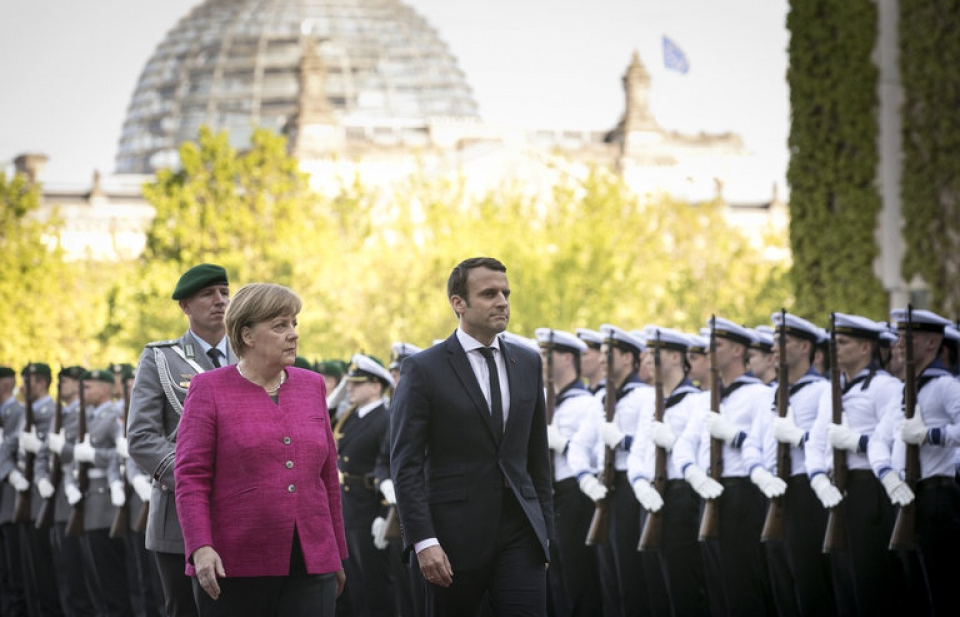 Tổng thống Pháp hội kiến với Thủ tướng Đức
