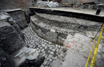 Mexico: Phát hiện dấu tích đền thờ và sân bóng Aztec cổ đại