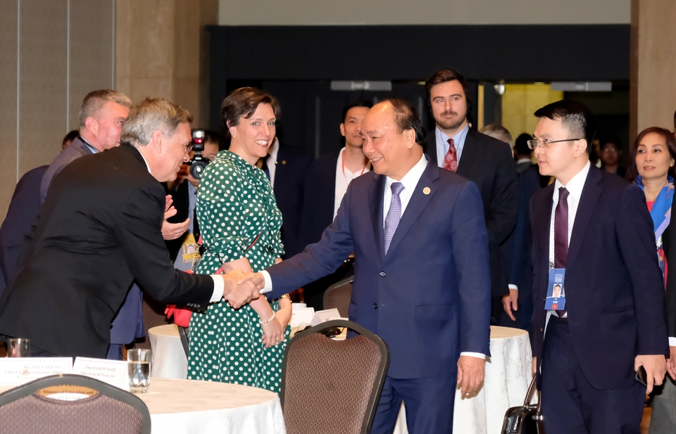 Thủ tướng dự Tọa đàm Doanh nghiệp Việt Nam - Canada