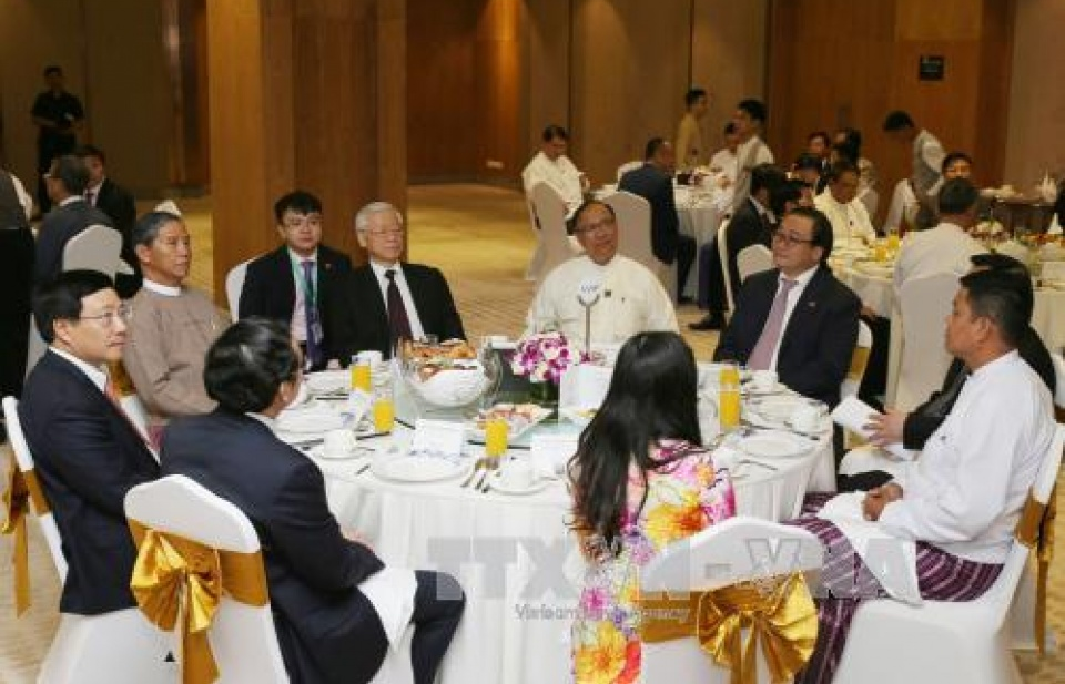Tổng Bí thư gặp các doanh nghiệp hàng đầu Việt Nam và Myanmar