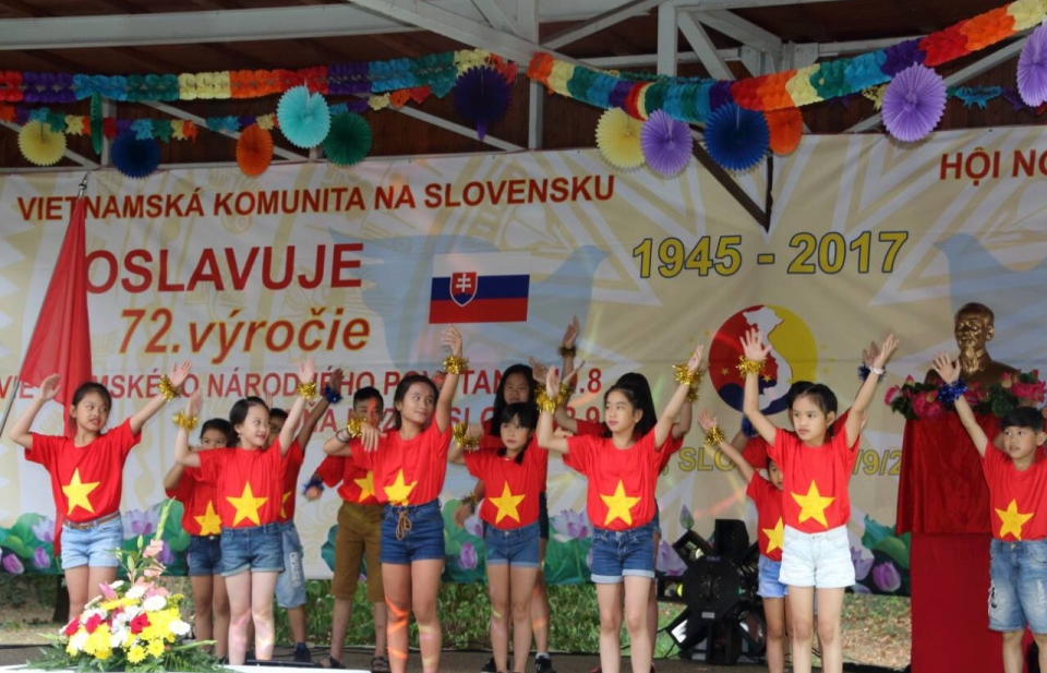 Người Việt ở Slovakia hân hoan kỷ niệm Quốc khánh