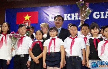 Vietnamese language class in Kiev begins new school year