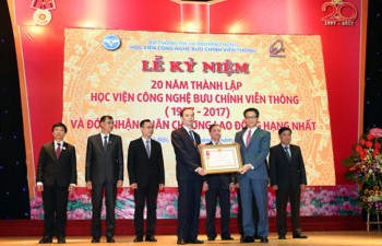 PTIT đón nhận Huân chương Độc lập hạng Nhất