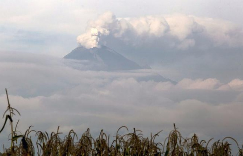 Mexico: Núi lửa phun trào khói bụi cao tới 2km