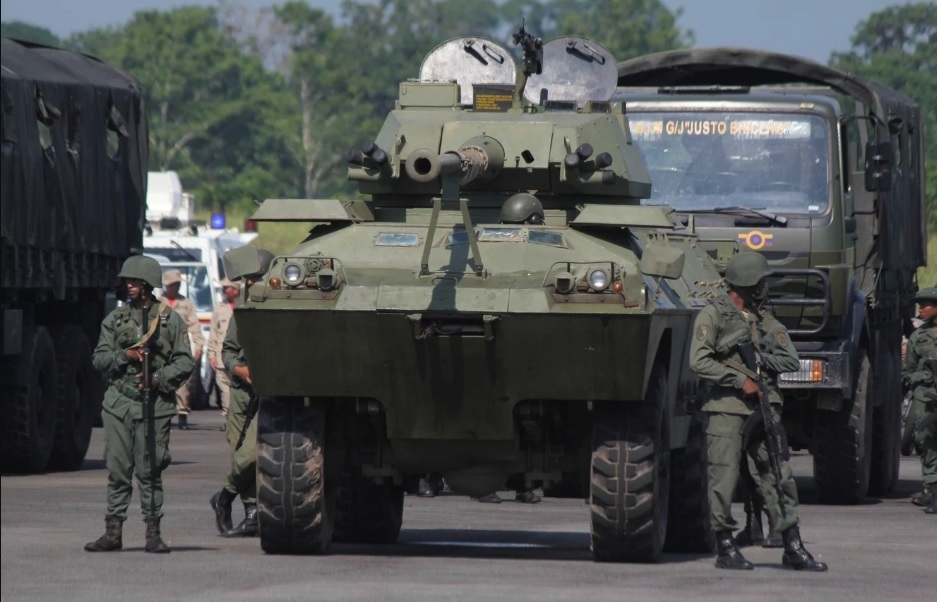 Venezuela bắt đầu tập trận gần biên giới với Colombia