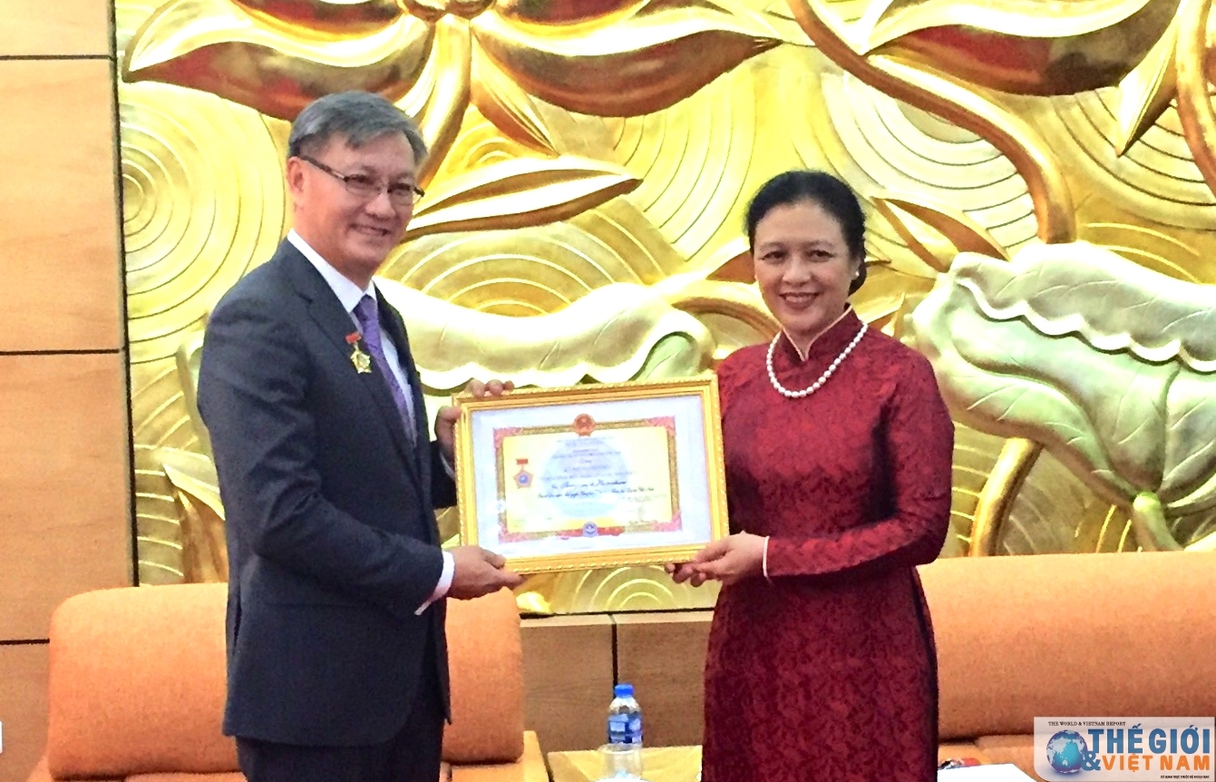 Đại sứ Lào nuối tiếc vì chưa đi thăm hết tỉnh, thành của Việt Nam