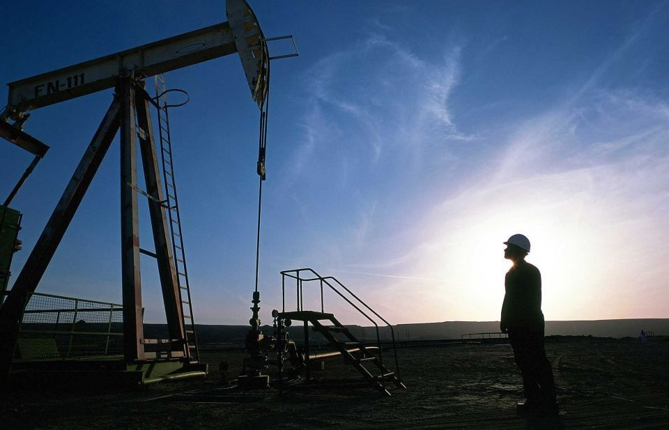 UAE tuyên bố cắt giảm sản lượng dầu vào tháng 11