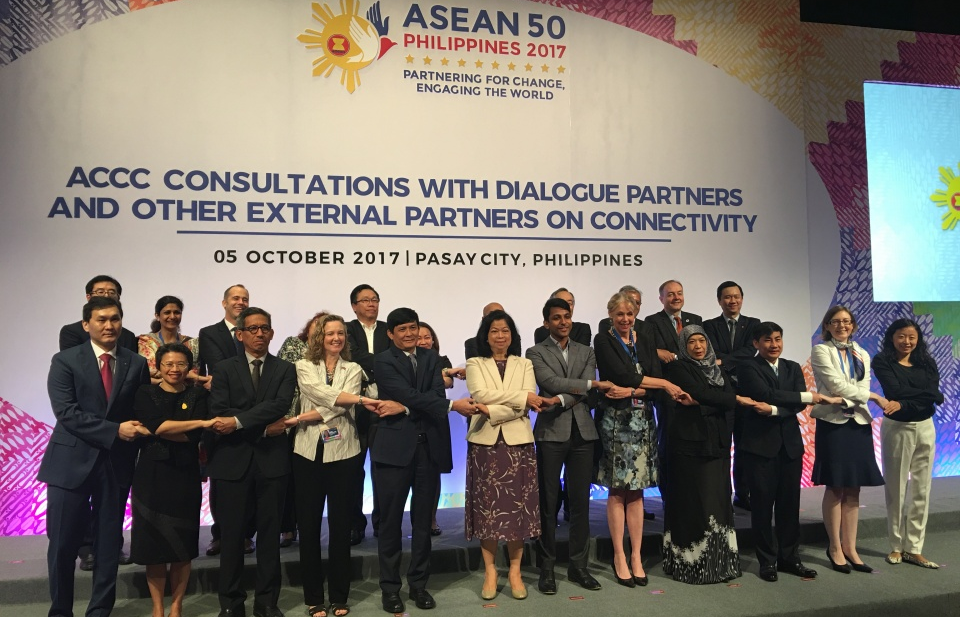 Kết nối là một ưu tiên trong hợp tác với ASEAN