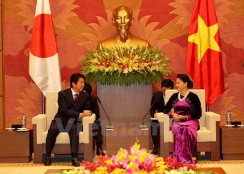 Thủ tướng Shinzo Abe hội kiến với Chủ tịch Quốc hội Nguyễn Thị Kim Ngân