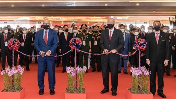 Viet Nam attends Singapore Airshow 2022