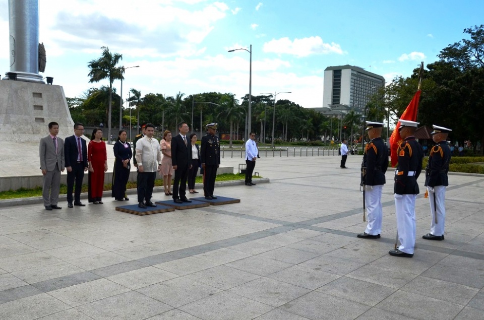 dai su viet nam tai philippines trinh quoc thu len tong thong duterte