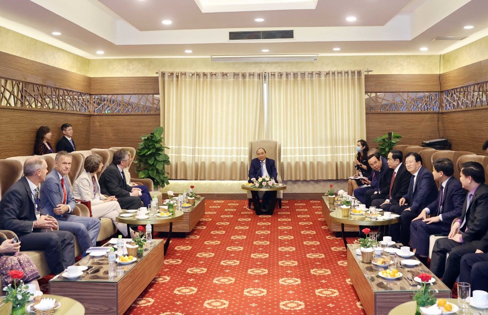Thủ tướng Nguyễn Xuân Phúc tiếp các đối tác bên lề Hội nghị về Đồng bằng Sông Cửu Long. (Nguồn: TTXVN)