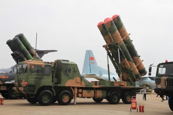 Serbia phô diễn các khí tài quân sự mua từ Trung Quốc, Nga và phương Tây