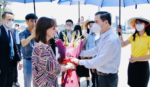 Greek President visits Ha Long Bay