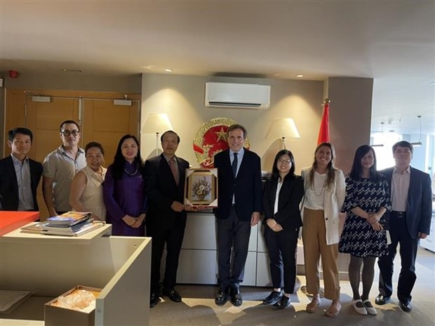 Vietnamese Ambassador to Spain join activities in Barcelona