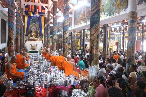 The Khmer Theravada Buddhism makes stable development steps in the right direction, creating the belief of monks and followers in the Vietnamese Party and State. (Photo: VNA)