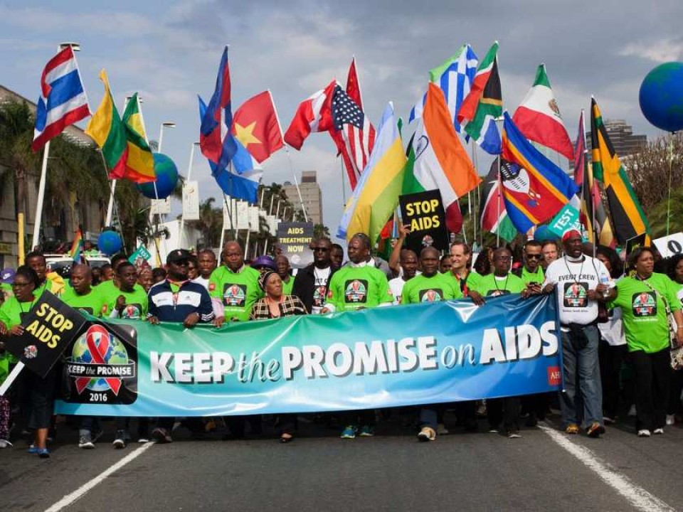 Không có giải pháp chống HIV/AIDS nếu tiếp tục chủ quan