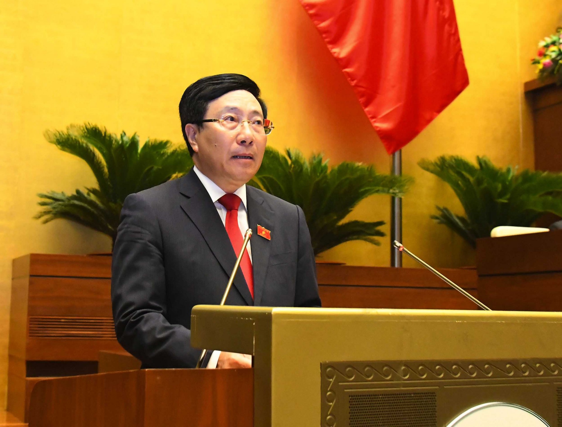 Phó Thủ tướng Phạm Bình Minh: Dù nhiều khó khăn, kinh tế-xã hội 6 tháng đầu năm giữ đà tăng trưởng