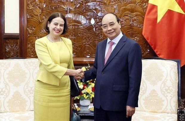 Ambassadors greet and bid farewell to leaders of the Vietnam Communist Party and State